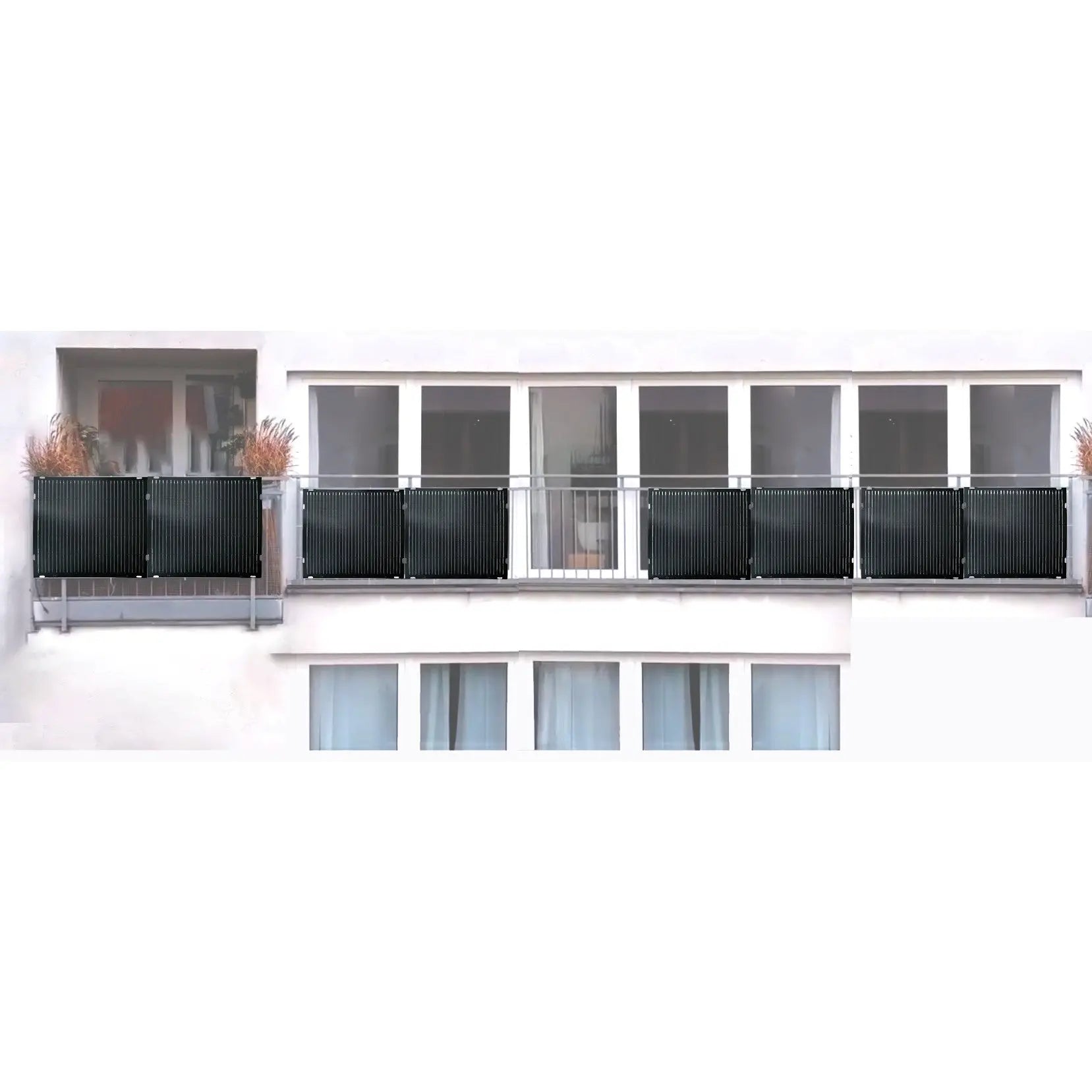 8 Leichtpaneele am Balkon