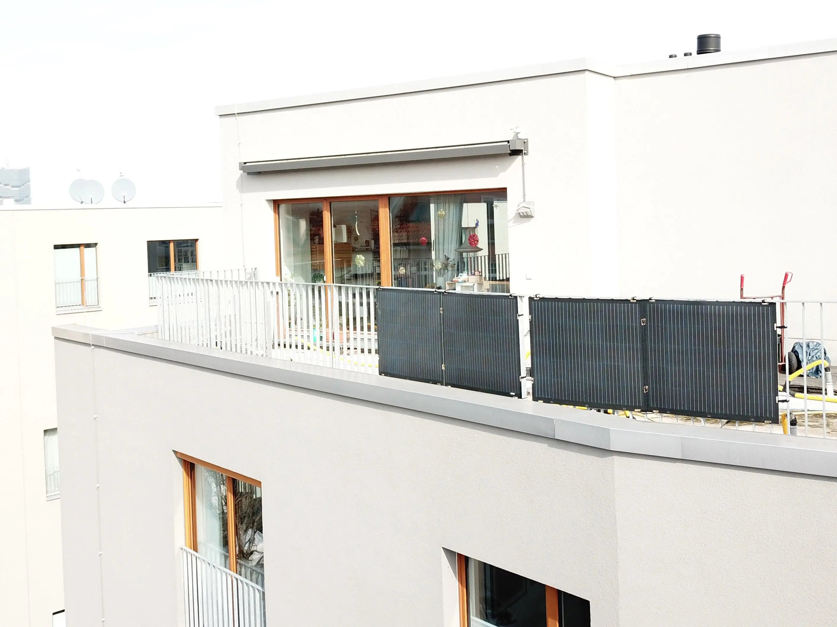 Balkonsolaranlage mit 4 Solarmodulen